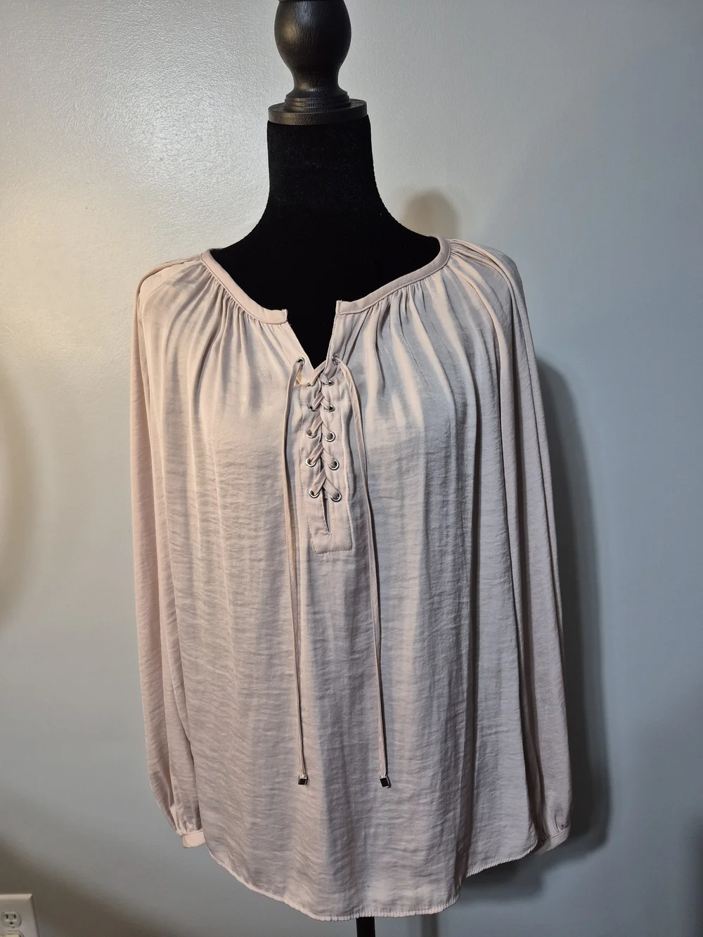Jennifer Lopez XS Blush Pink Lace Up Blouse Long Sleeve Flowy Top - Picture 2 of 4